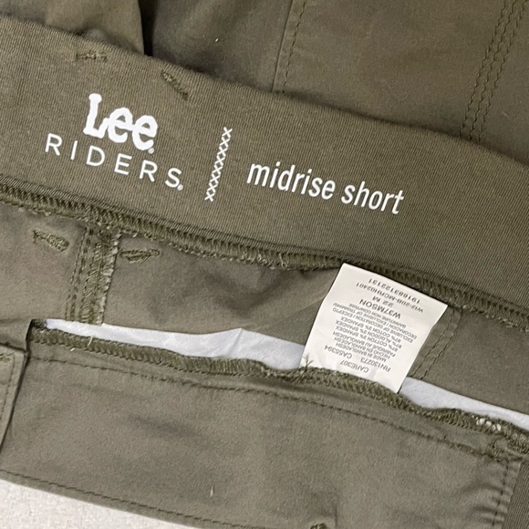Lee Riders Olive mid rise shorts size 22 - Picture 4 of 13